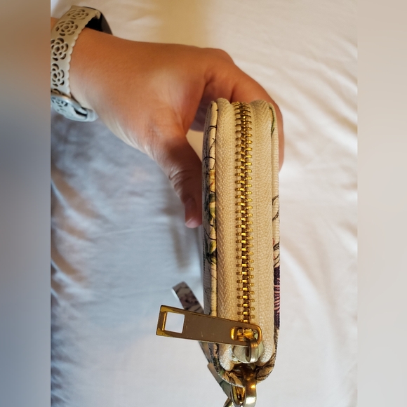 GC Wristlet floral and butterflies - Picture 5 of 8